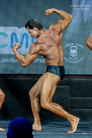 CLASSIC  PHYSIQUE юниоры